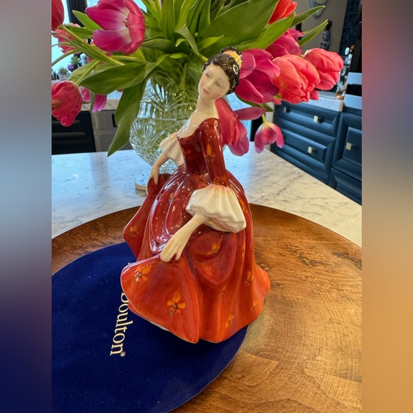 Royal Doulton figurine “Stephanie”. Pretty Ladies bone china. - Picture 4 of 8